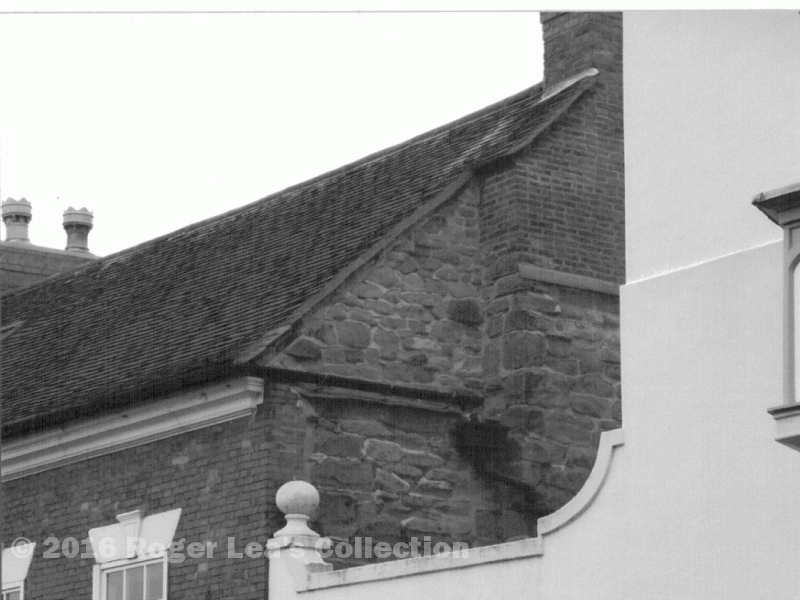 stone_gable_detail_001_001.png